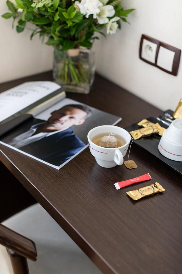 Hotel Le Florin Rennes Bagian luar foto