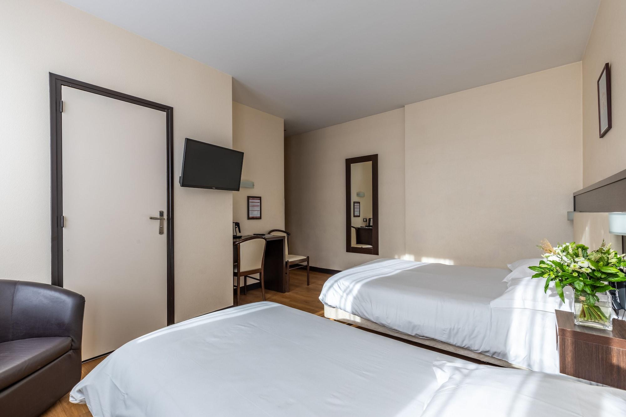 Hotel Le Florin Rennes Bagian luar foto