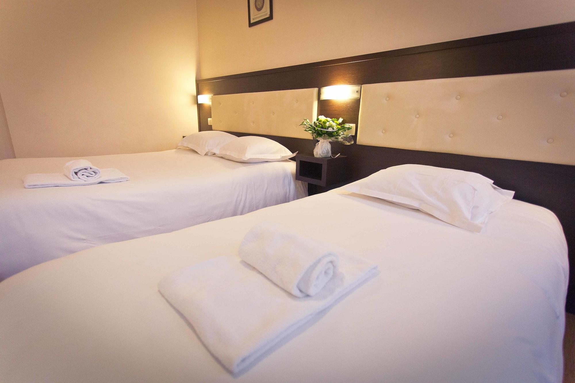 Hotel Le Florin Rennes Bagian luar foto