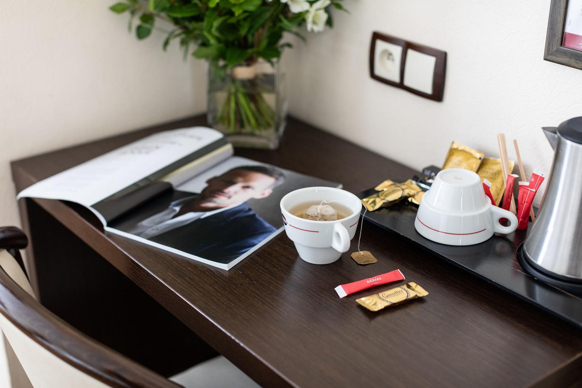 Hotel Le Florin Rennes Bagian luar foto