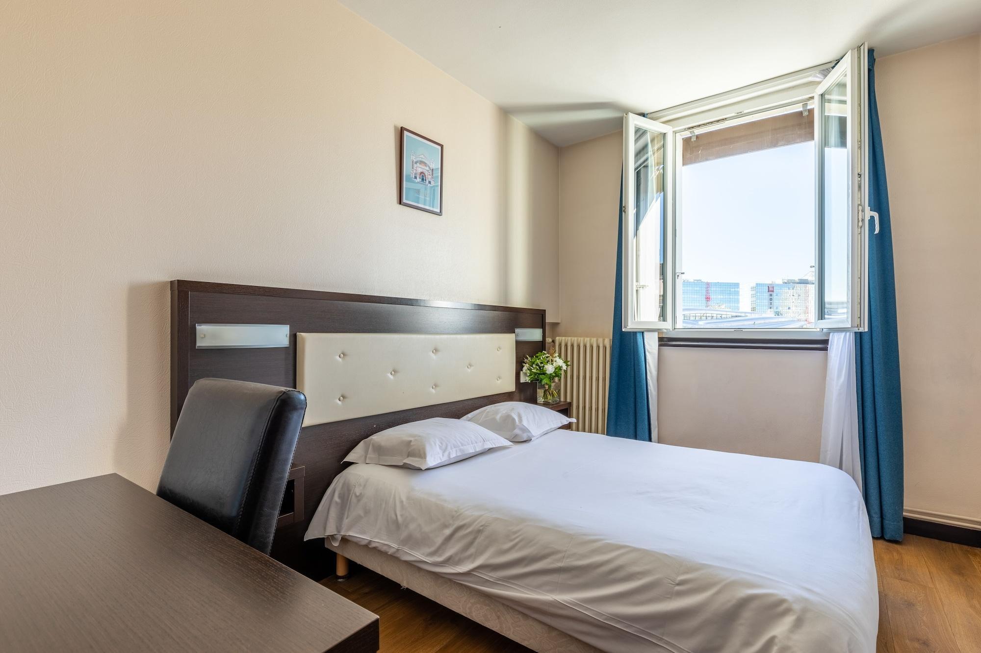 Hotel Le Florin Rennes Bagian luar foto
